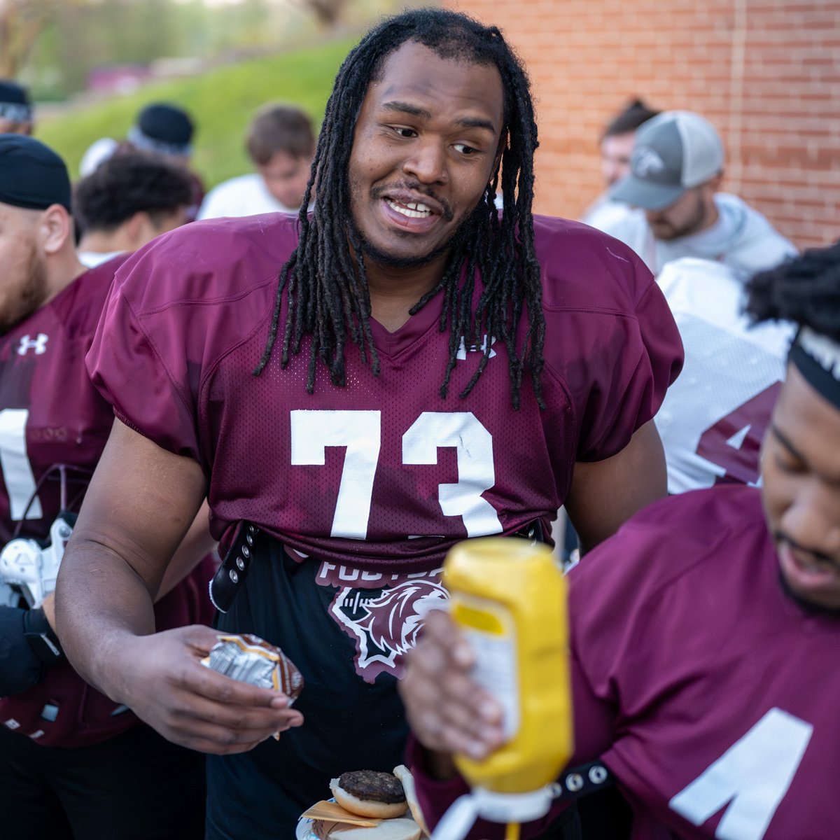 StrongDawgs tweet media