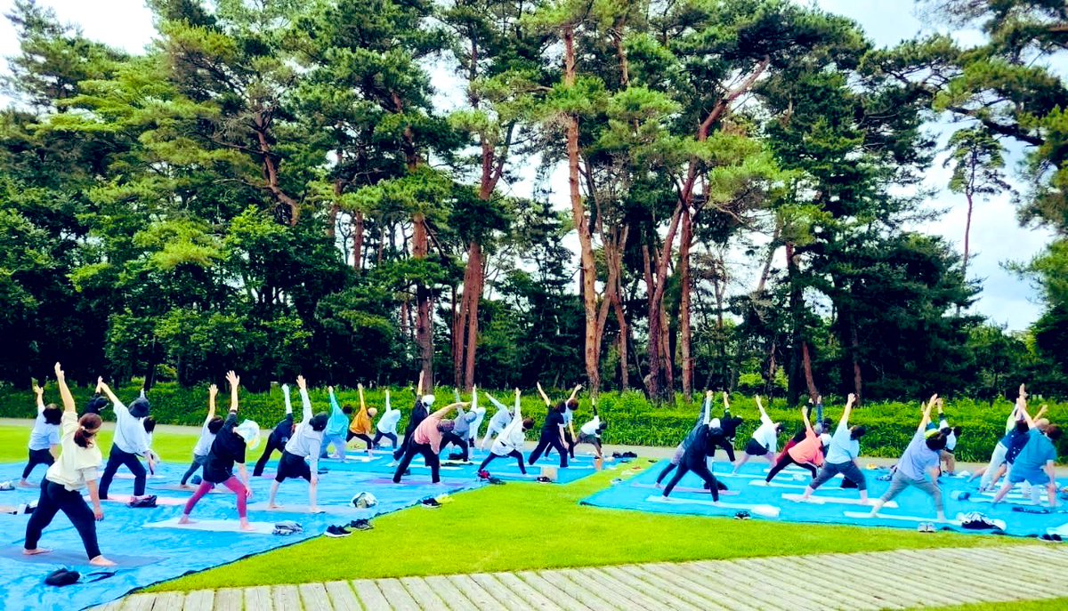 「外で深呼吸したの、いつぶりですか？」 多々良沼公園で青空ヨガやります🌿 風・空・自然の中でゆるめる時間 初心者OK 体が硬くても大丈夫 ...