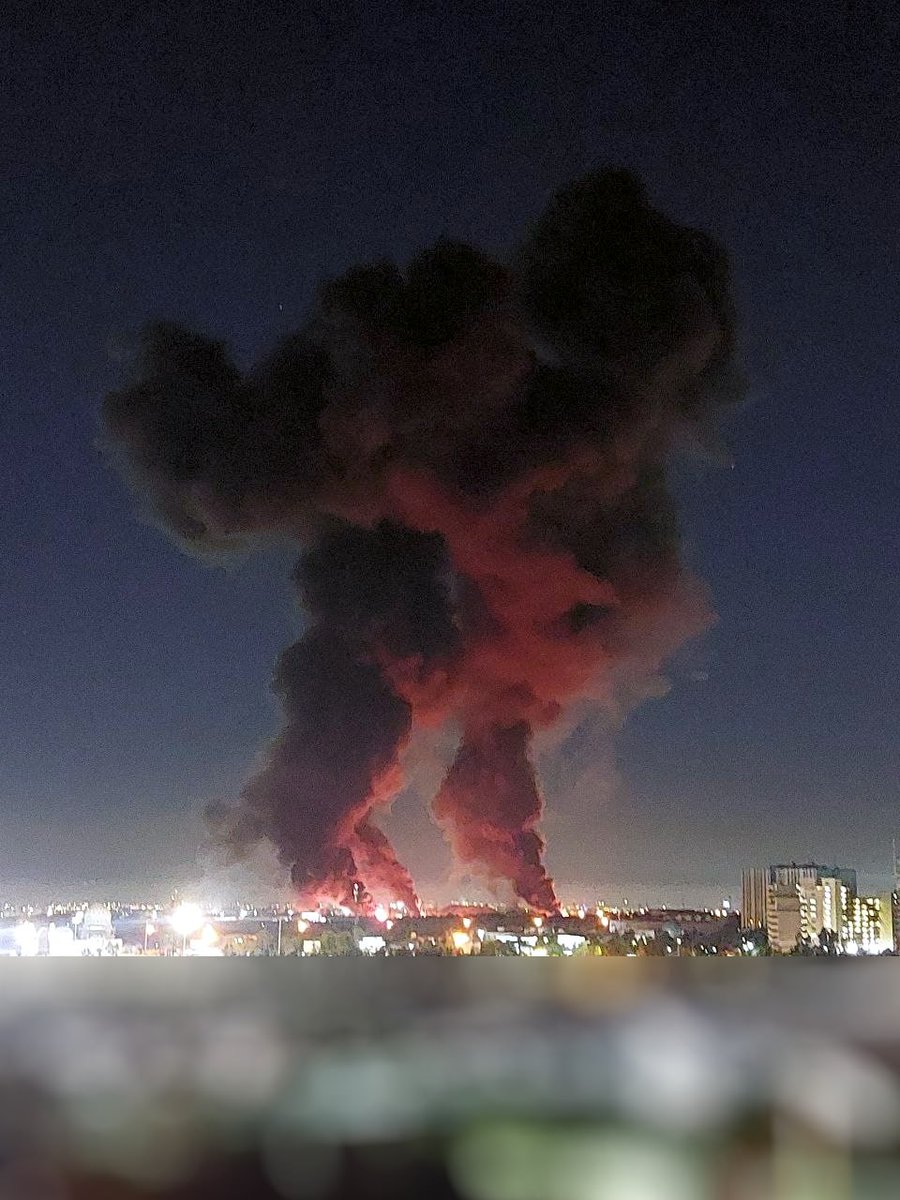 47_phantom47's tweet photo. 🇺🇸🇮🇱❌🇮🇷 ‼— US/Israeli airstrikes targeted western Tehran, in the area of Mehrabad Airport, causing massive fires. https://t.co/EJ7cMxJepm