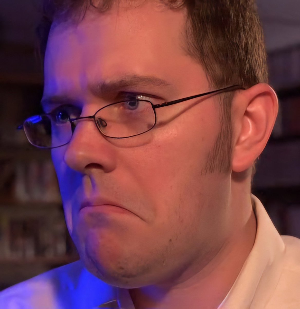 El Angry Videogame Nerd en el cine viendo esta escena con su familia.