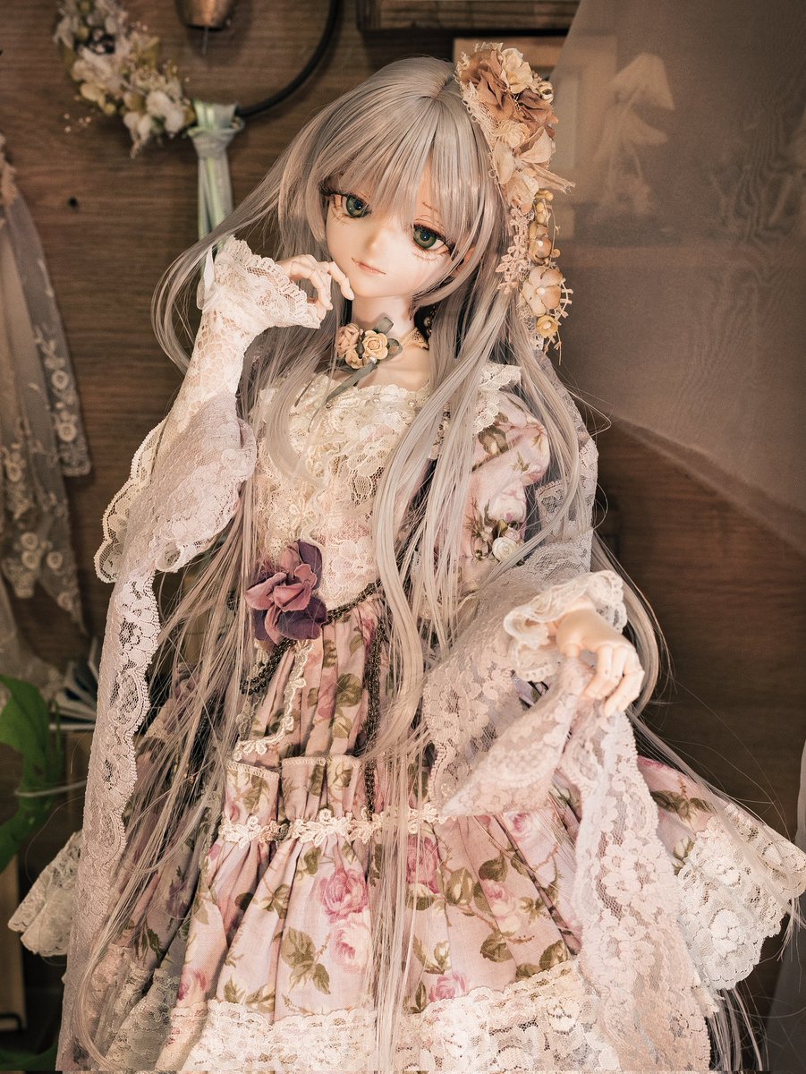 2riNonentity's tweet image. 春の雰囲気でとても綺麗。

ここ数年、柄付きのドレスを買ってなかったな、と衣装箱を整理しつつ。

#doll #うちのこかわいい