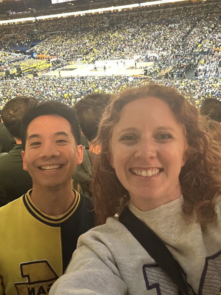 ali_f23's tweet photo. Let’s go blue!!! #michiganselfie https://t.co/O9oYvFSt4L