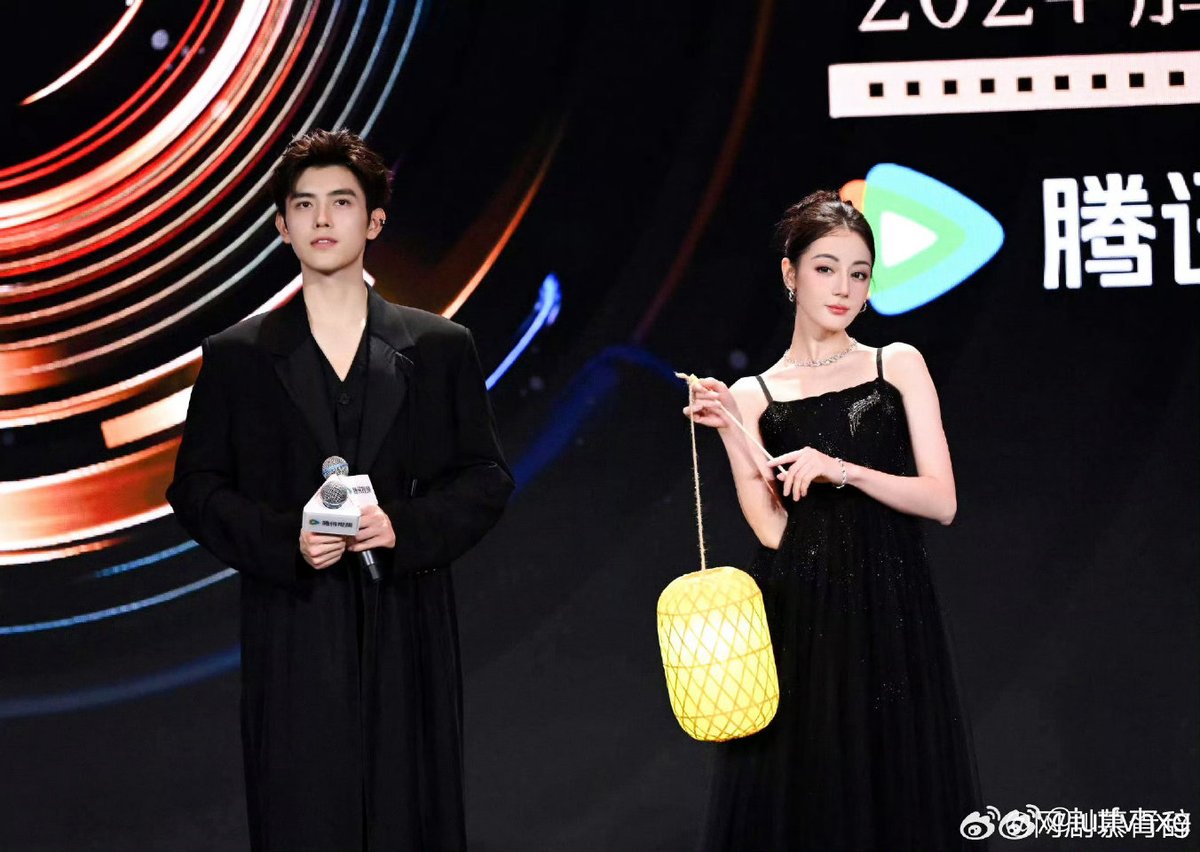 ROSE 🏮HeSimu🌹💚☘️🍒 tweet media