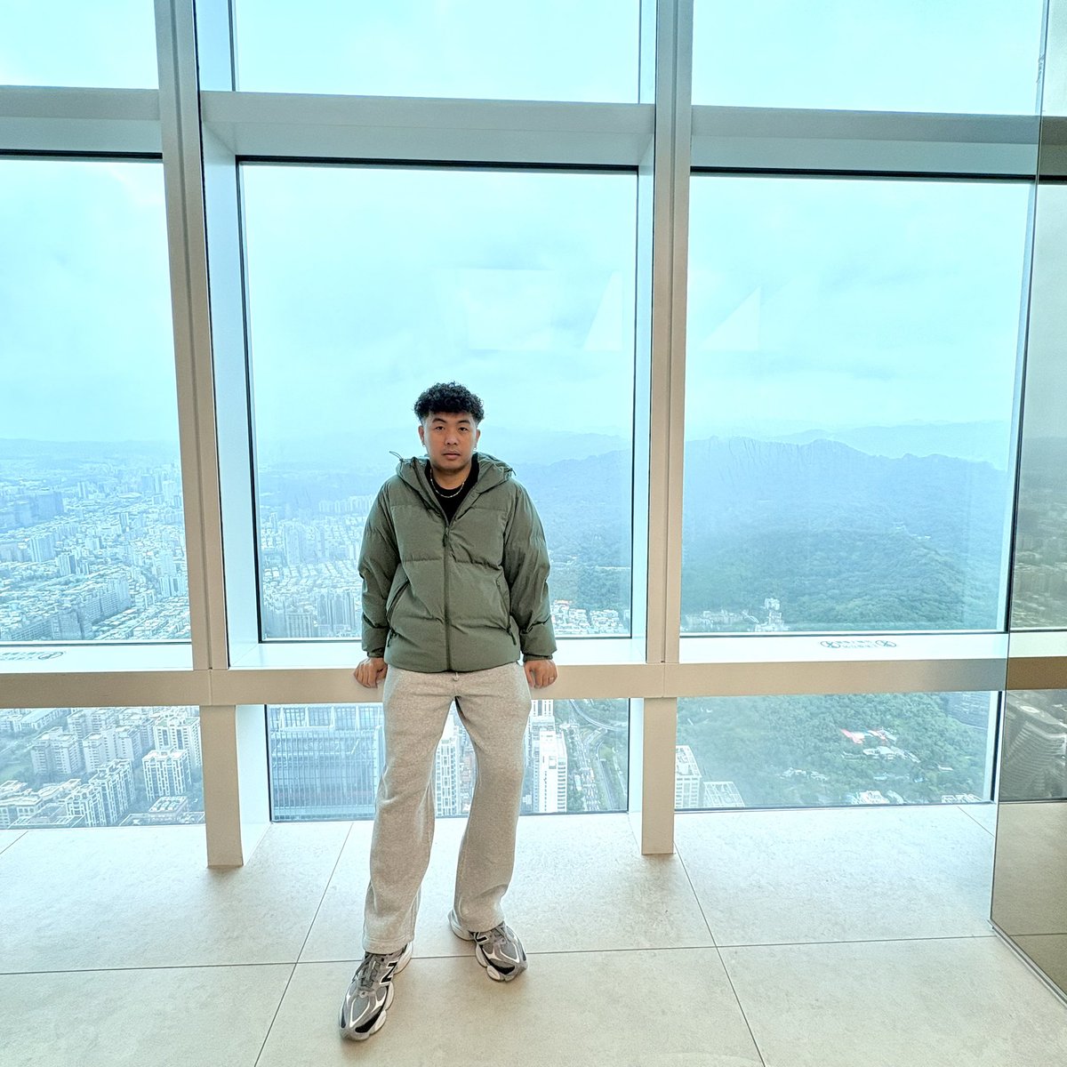 najdz14's tweet photo. at 89th floor of taipei 101… ngcoffee lng hahahaa ☕️☕️☕️ https://t.co/OehZdqsPeb
