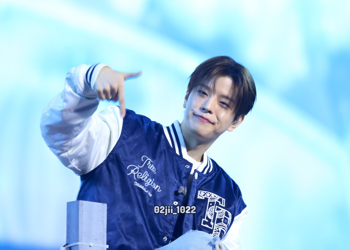 𝓢eungmin .ᐟ tweet media