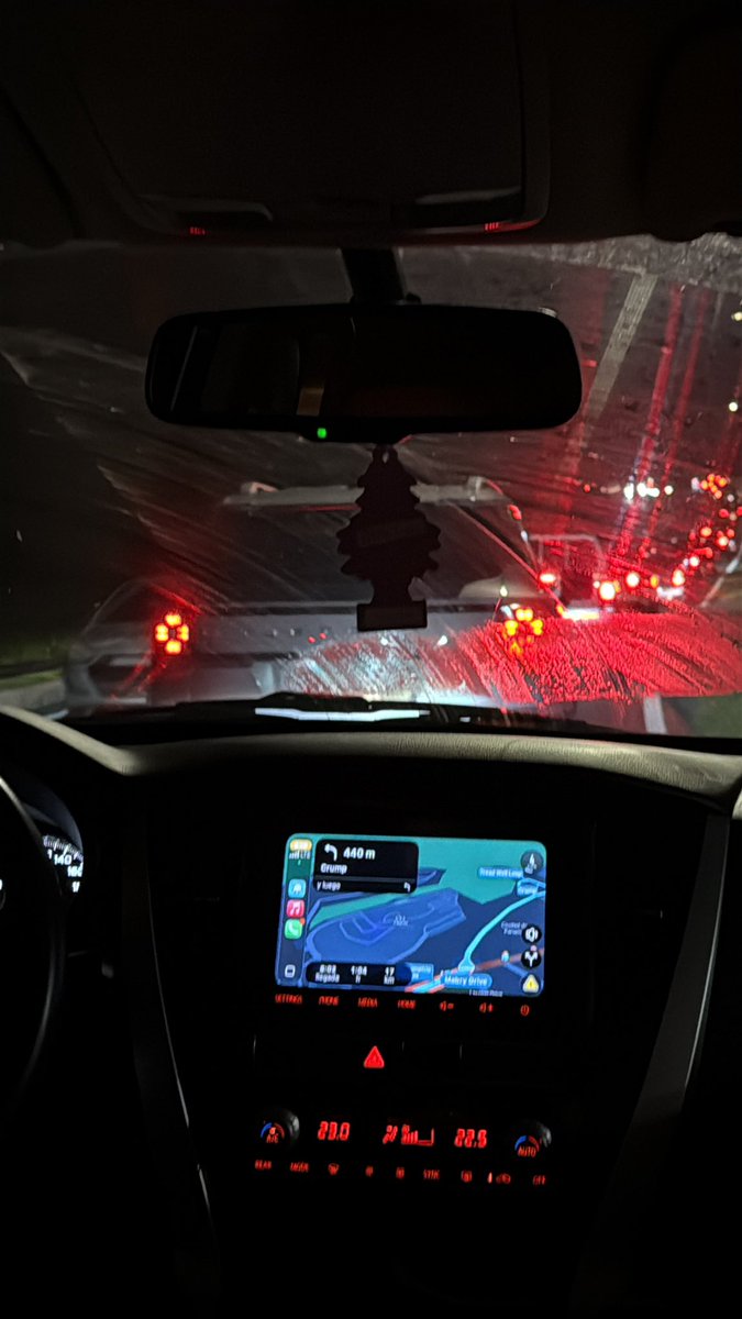 Panamá con un tranque  en la salida y entrada a la Ciudad.!!!
Debe haber una estrategia en estos casos y orientar.
Un plan de mitigación frente a estos eventos y presencia reforzada para garantizar la fluidez y seguridad de todos. #Proteger #Preveer