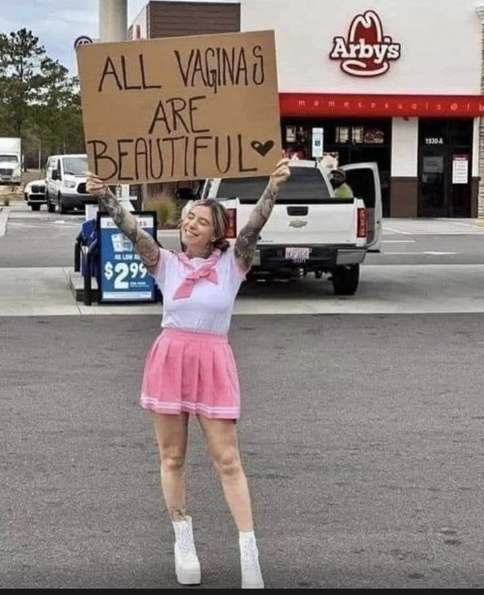 Amber Apinions tweet media