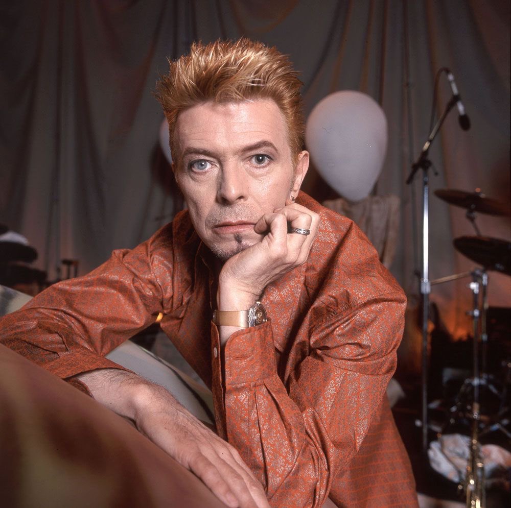 daily david bowie tweet media