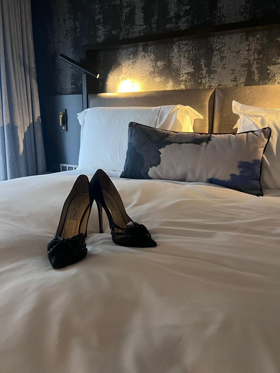 herecomesbaxter's tweet photo. One minute, finalising an essay. Next minute, the heels are off. 👠 Whisk me away again anytime, Mr. New Jersey. 🍾🍾 

Beatrice xx 🌹 @jimmychoo https://t.co/eveLnsnyts