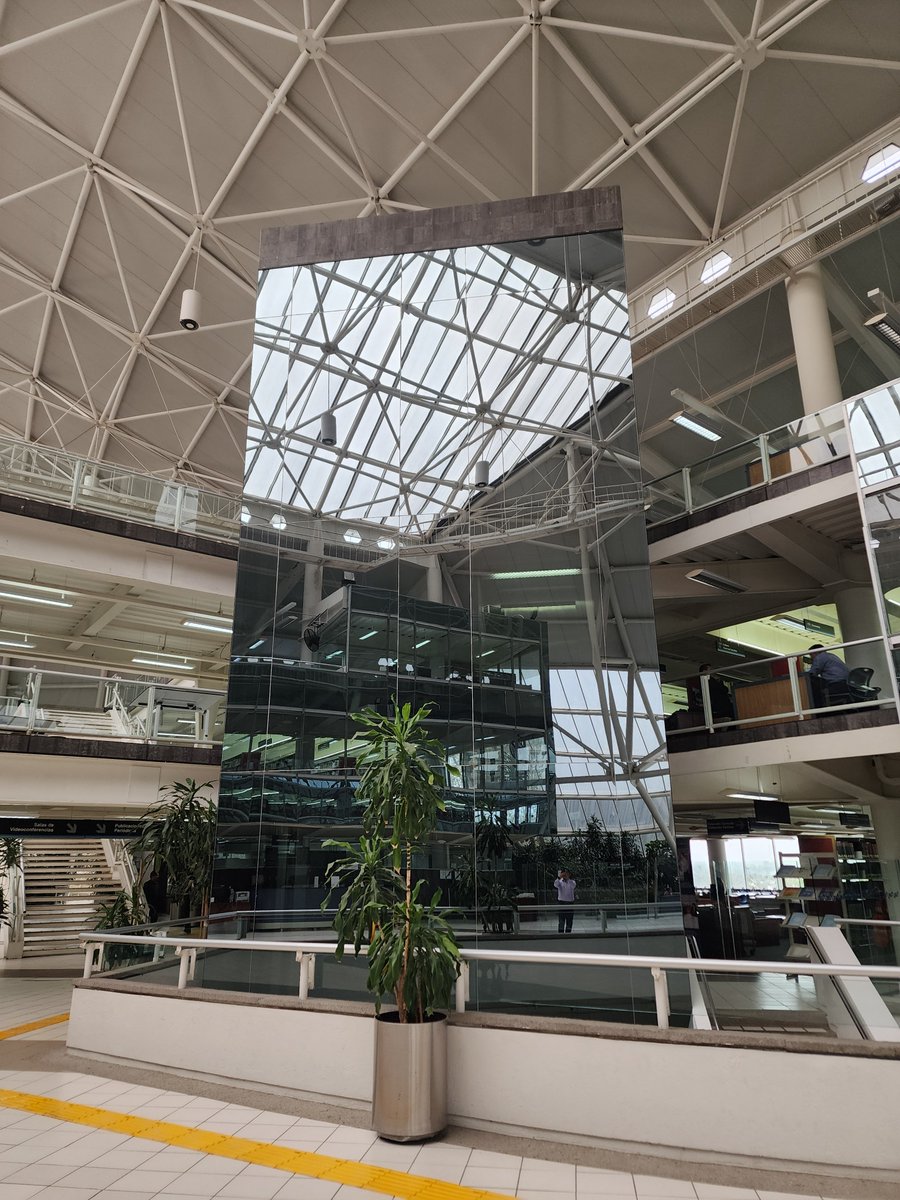 bivuv's tweet image. ¡Atento aviso! 📢 La Dirección General de Bibliotecas de la @UVeracruzanaMx informa que ya estamos de vuelta. 🦅
Ven y aprovecha todos nuestros servicios bibliotecarios físicos y virtuales para este semestre. 💻📚
Toda la info aquí: 🌐 uv.mx/bvirtual
#UV #bibliotecasUV