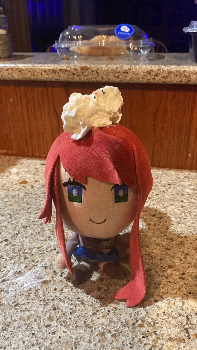 Plushika tweet media
