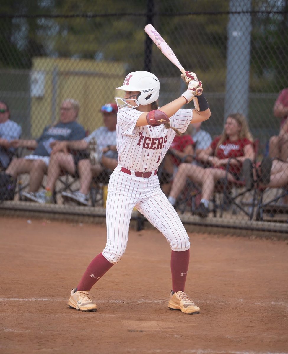 AmeliaFox2011's tweet photo. Thanks for the great shots this weekend @256SportsRadio! @HselleHighSball https://t.co/ck3SCstOgH