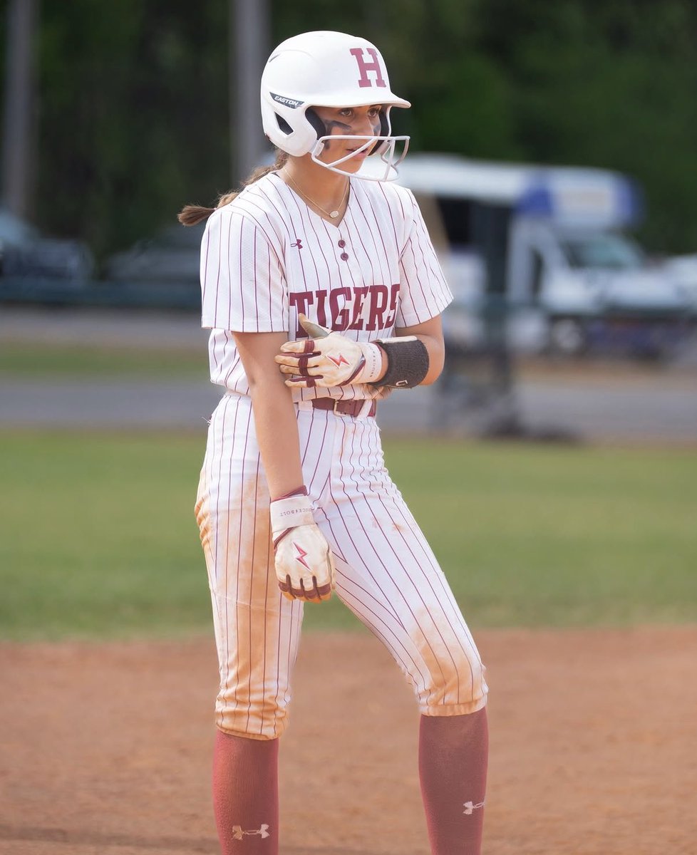 AmeliaFox2011's tweet photo. Thanks for the great shots this weekend @256SportsRadio! @HselleHighSball https://t.co/ck3SCstOgH