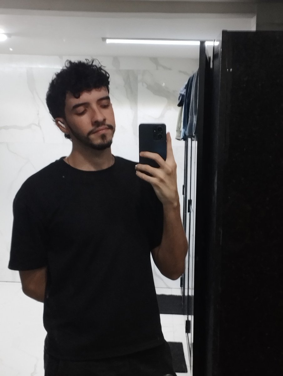 tudo é ryo, ou tragifarsa hiperrealista à solta tweet media