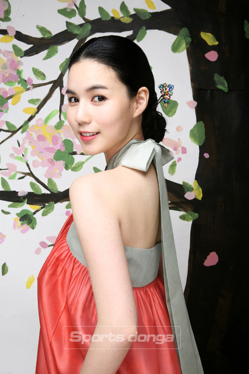 AGOH3's tweet photo. 이재임 디자이너님 한복 넘 조음
2008~9년도 사이 디자인인데도 진짜 참신하다 생각만 들어.. https://t.co/KL4w1d2fif