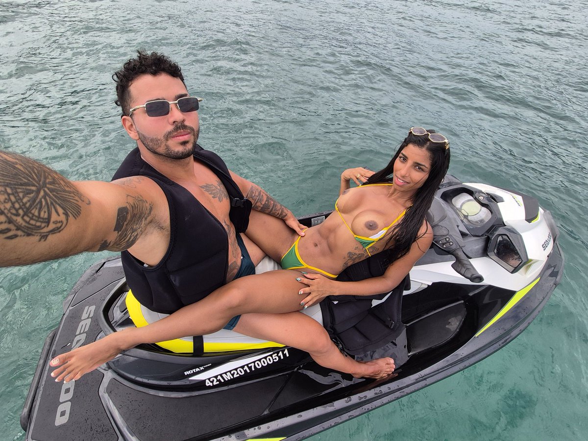 Soltamos 7 fotos la no laranjinha 🤤😈
privacy.com.br/@CasalC_P