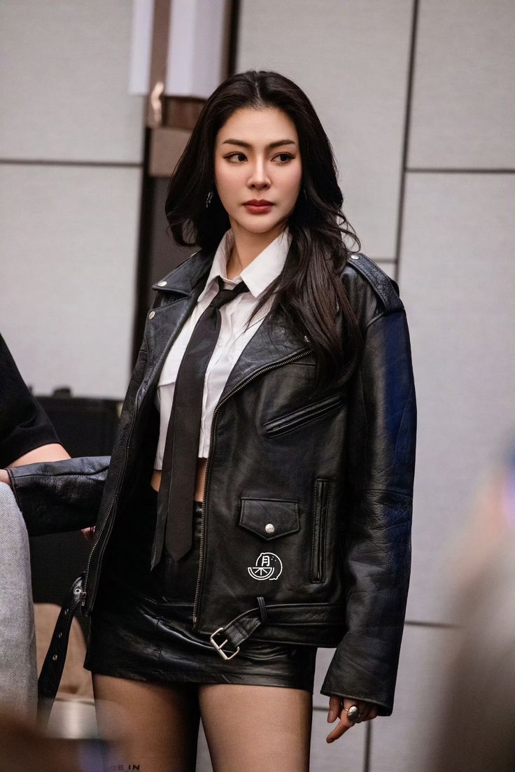 ᴛɪɴᴀ ⚢ tweet media