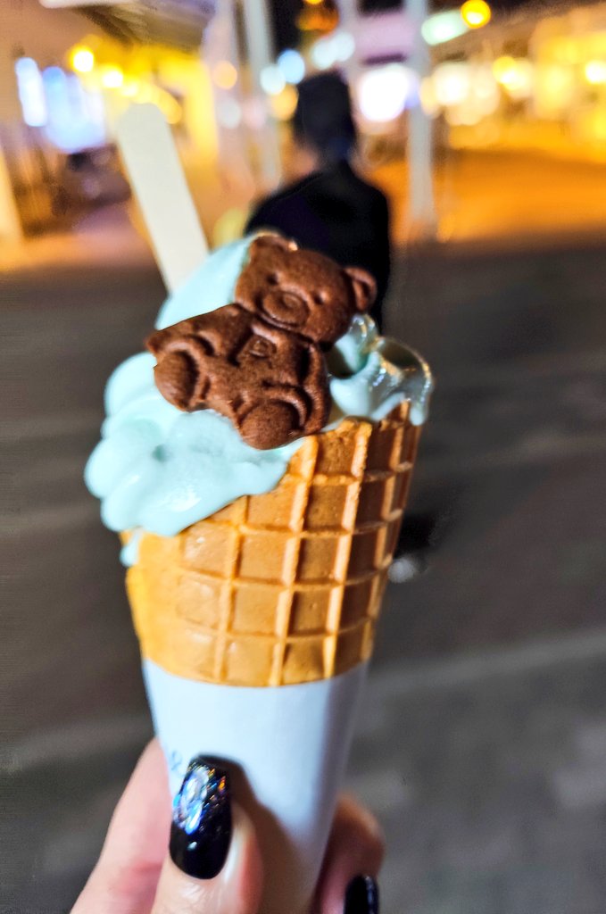 に＠こ tweet media