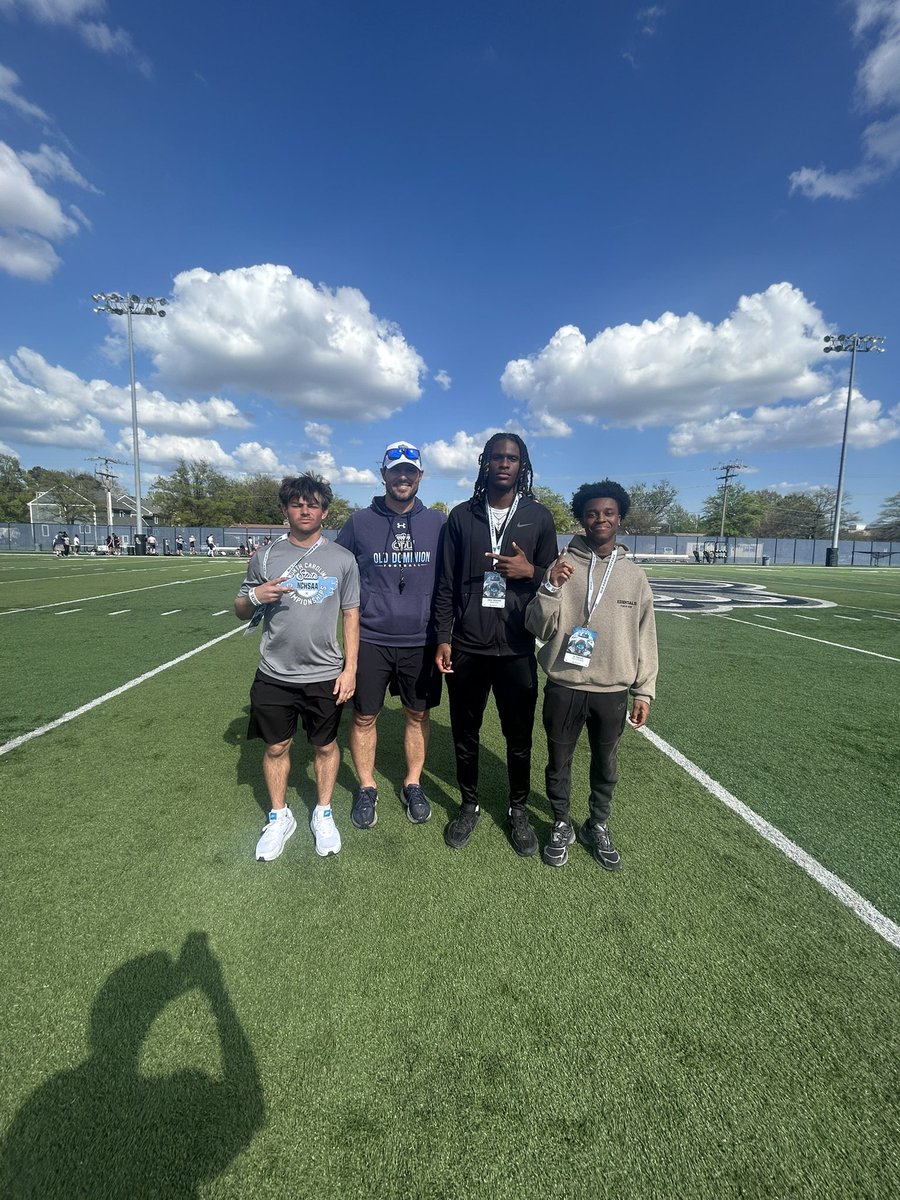 Gavyn_davis2's tweet photo. Had a great time watching @ODUFootball practice last week! Had a great visit and love the wr room and the intensity of the practice. Thanks to coaches @CoachMSmith8883 @CoachHSims @Coach__Seiler for taking the time to talk with me.
#monarchs 

@KennieP6 @nchssportspage https://t.co/h4sCOepqV4