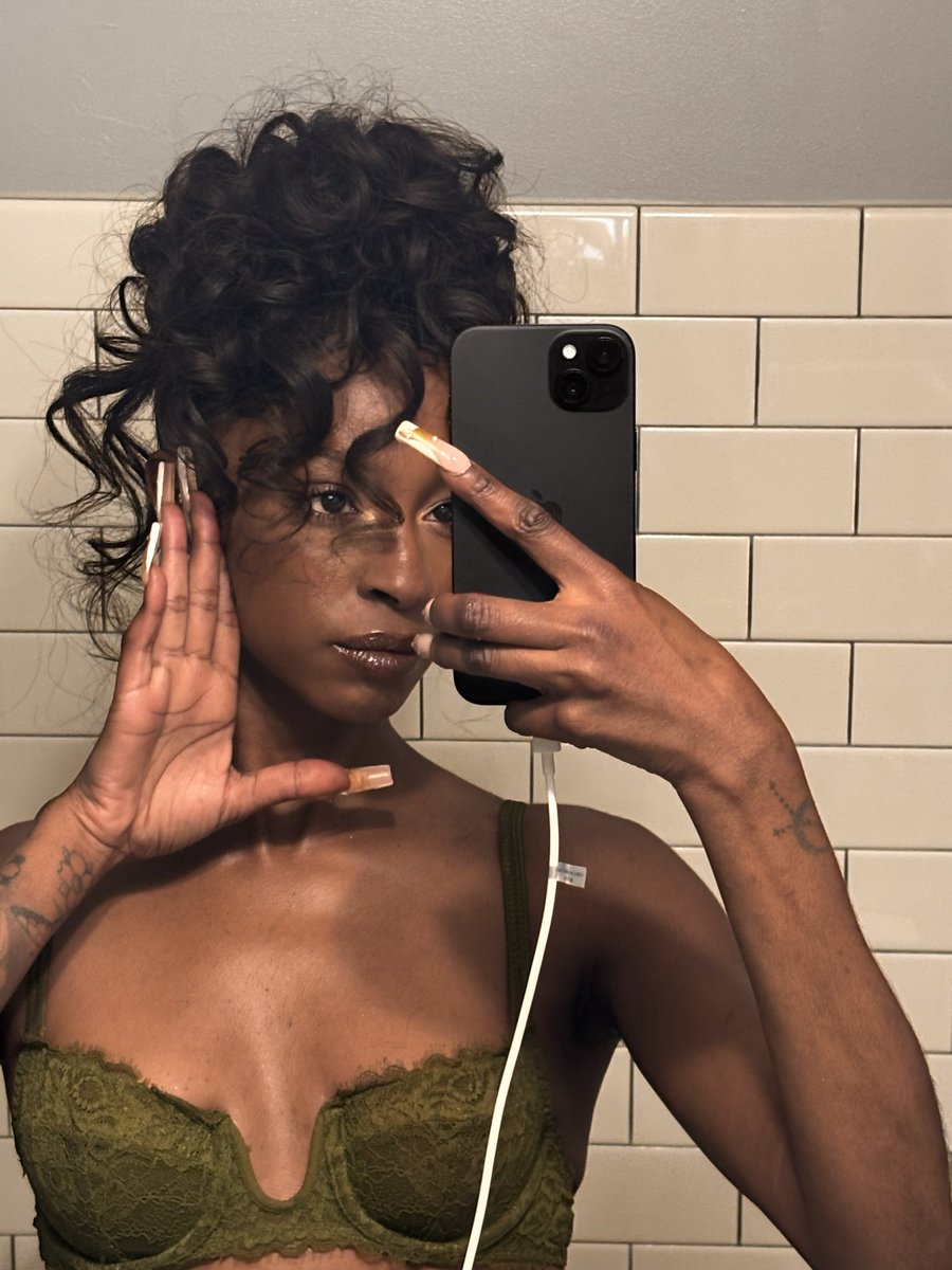 Agent Honeydew tweet media