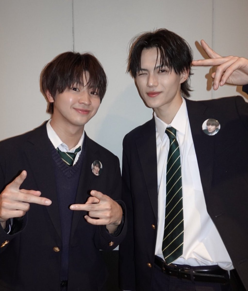 aska 𖦹 tweet media