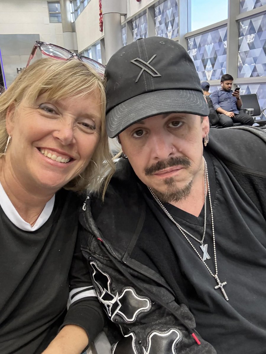 AmericaReal tweet media