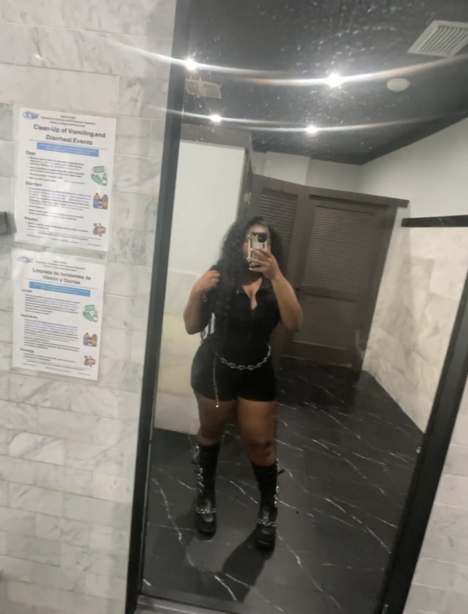 01|22🫦 tweet media