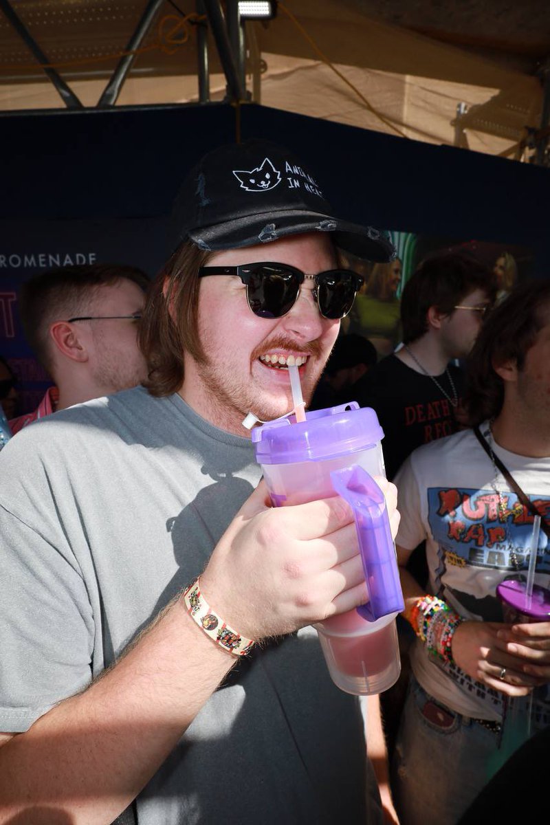 SLATE🐏🐕 @ HOME tweet media