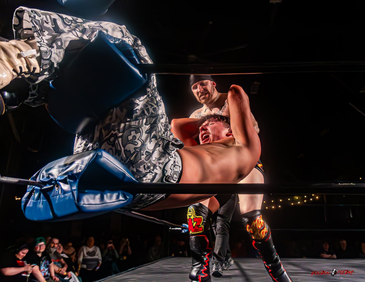 vmpix1's tweet photo. @CatchABodyHaz highlights against @KeaganGarland  from @LWMaine #BissellBrosBash26.

More at:
https://t.co/VbLMqMZCav https://t.co/EjuJCyaS8D
