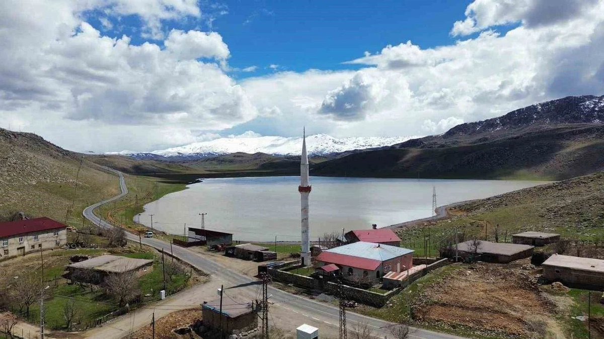Siirt'teki Zirin Gölü yeniden hayat buldu.