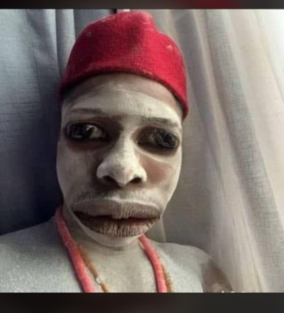 SolexLouis14's tweet photo. 🚨🚨🚨INTERNATIONAL BREAK IS OVER !!!

Weekend football is over... meanwhile, weekend football summary;
1. Bayern Munich do juju comeback on top Friebug head... na where I no say this weekend go strong...
2. I no understand as Liverpool take open leg, Man city chop them like guy wey chop girl  wey dn chop him transport fare pass 3 times 🙄 🤣 😳
3. Abi na Chelsea wey be onye oso ahia wey see small girl of 12 years wey disobey him papa for village come St. MICHAELS FOR ABA to buy an iPhone with just 7K.. Chelsea catch Port Vale jee ya port, still collect the money from her and gave her empty carton still tell her to run go house make people no see her phone collect am from her 😆 🤣 😂 
4. E no end there oo...  Real Madrid go vex One of La Liga King makers, Mallorca... na em Mallorca catch them chop them like Guy wey thief Easter chicken of his neighbour wey go Easter service... before evening reach... the chicken dn finish for pot 😋 😆 🤣 
5. Until now... Arsenal never understand wetin their eyes see for St. Mary's Staduim... Arsenal be like Man wey go fight heavyweight, they beat am ... He come  see Lightweight rush am make He use collect points.. na em Southampton say make them kpai the remaining life wey Man City remain 😆 🤣 
6. Barça dn swear say anywhere they see Atletico Madrid, say they go kill them after the 4-0 defeat wey Barça chop for the first leg of CDR... if na WWE... na Extreme rules... tables, ladders and Chairs (TLC) 😆 🤣 
But I still don't understand why Man Utd never still play match... they no be football club again? Over 6 years wey international break finish... abi Manchester United still dy International duties abi they dy Easter break? 😆 🤣 😂 

After all this their holidays, They go still play nonsense 🙄 😒 😑 

#only_banter_here

#ViscaBarça #Catalunya 
#BarçaBadalonaWomen