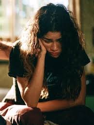 moi le soir au lieu de dormir vs quand le réveil sonne et que j'dois me lever