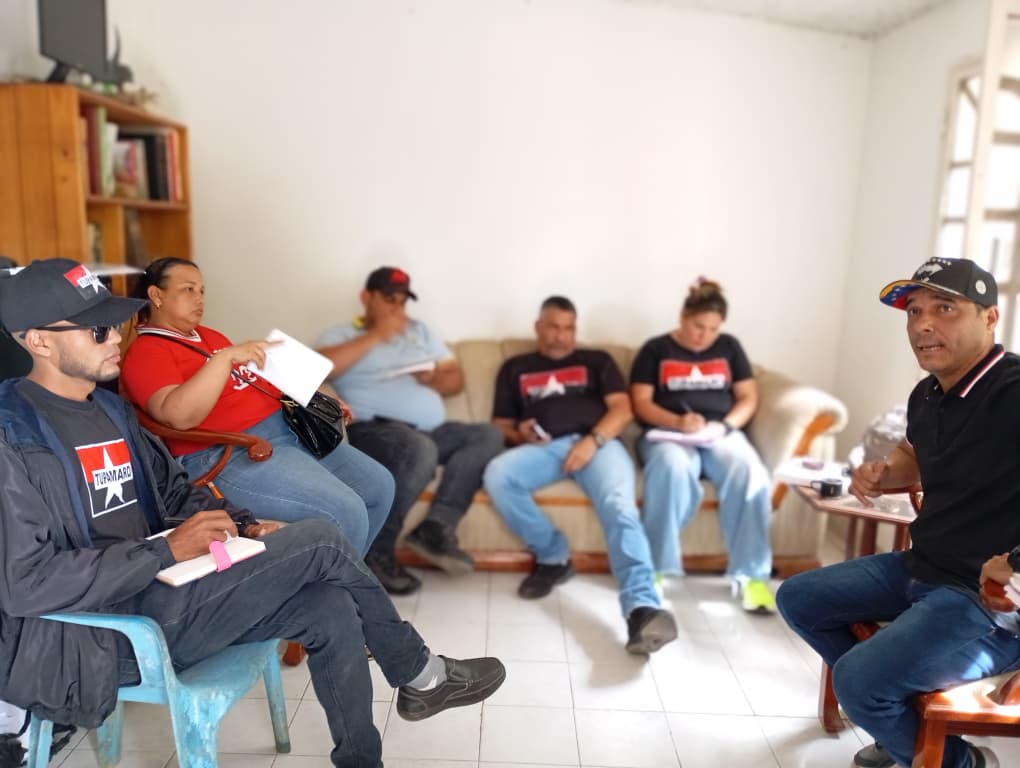 TupamaroMRT_'s tweet photo. Reunión Organizativa 🚩🏴

Se llevó a cabo reunión de planificación en el Municipio Juan Germán Roscio Nieves, en el estado Guárico. Camarada Gregory Matute, responsable del bloque Llanero Amazónico, junto con la Dirección Regional y  municipal, establecieron  actividades para los próximos tres meses. Rumbo al Secretariado Nacional Ampliado.

¡Con unidad y organización, avanzamos hacia un segundo trimestre exitoso!
#TupamaroAntiimperialista