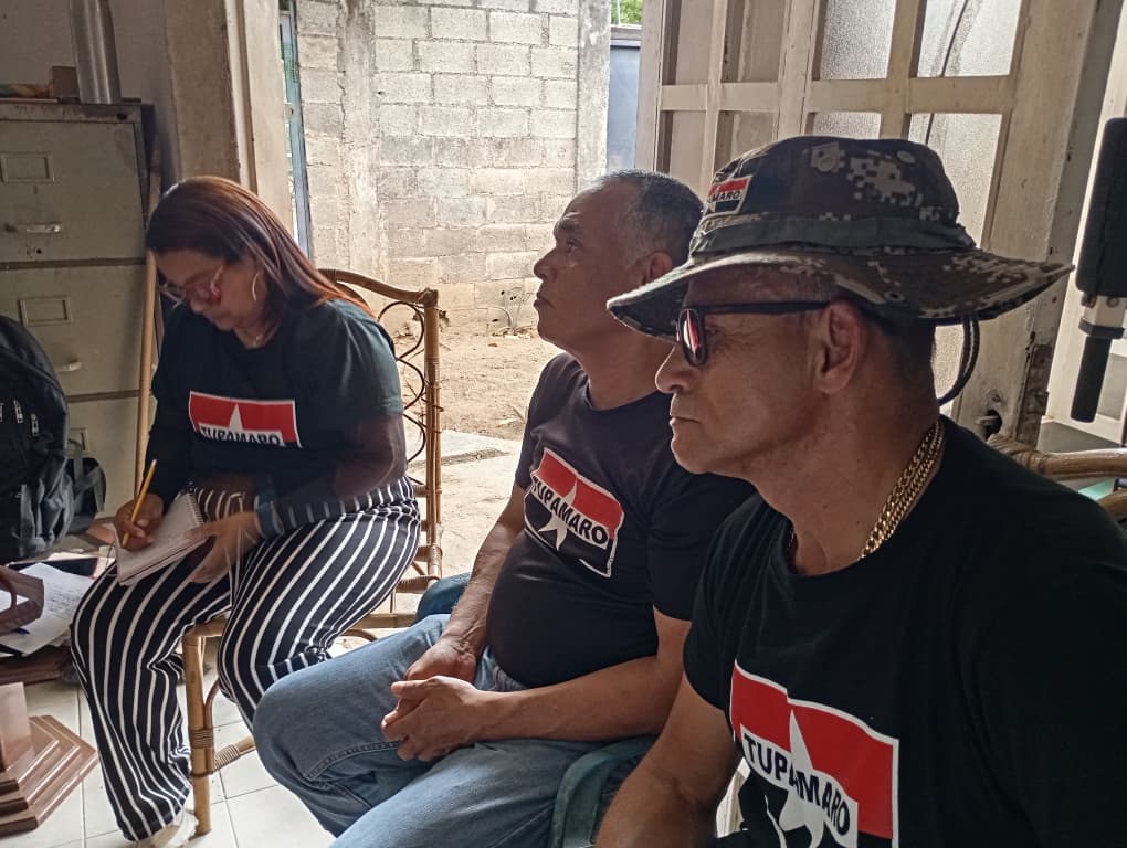 TupamaroMRT_'s tweet photo. Reunión Organizativa 🚩🏴

Se llevó a cabo reunión de planificación en el Municipio Juan Germán Roscio Nieves, en el estado Guárico. Camarada Gregory Matute, responsable del bloque Llanero Amazónico, junto con la Dirección Regional y  municipal, establecieron  actividades para los próximos tres meses. Rumbo al Secretariado Nacional Ampliado.

¡Con unidad y organización, avanzamos hacia un segundo trimestre exitoso!
#TupamaroAntiimperialista