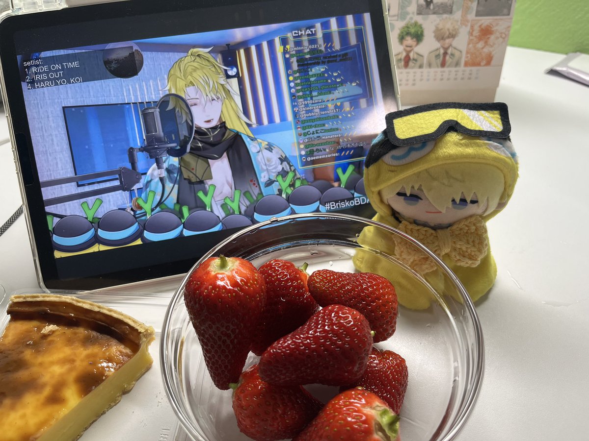 HBD taichou🥰
(No I bought strawberries just bc i wanna eat)
