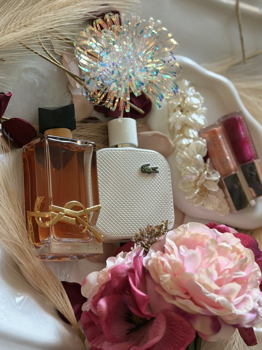 zaitum_'s tweet photo. #sotd libre intense by Ysl and Lacoste Blanc by Lacoste
#lacosteperfume #lacosteblanc #libreintense https://t.co/KxLn93RFIS