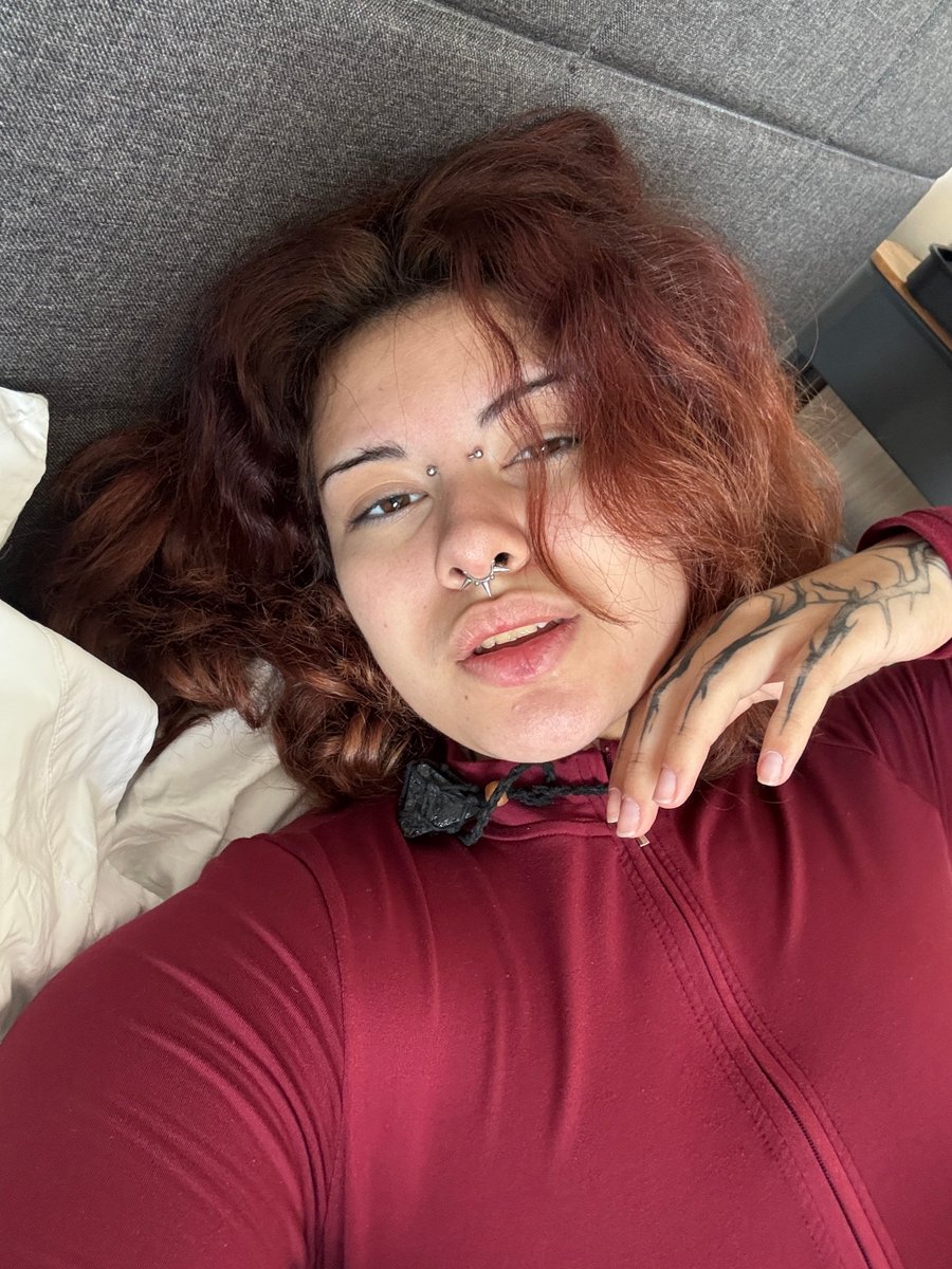 RedWildy's tweet photo. @itsrubycakes Berlin girl here hey https://t.co/gQMaQ8dxcq