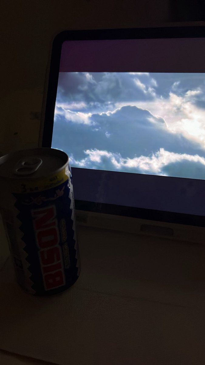 جـوجـو tweet media