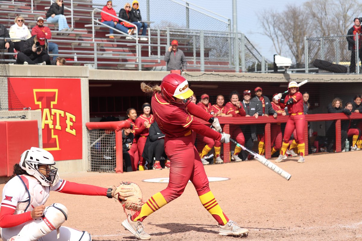 WideRtNattyLt's tweet photo. Reagan Bartholomew's 245 foot home run to right center field gave Iowa State a walkoff victory over No. 14 Arizona, 12-10. 

Bartholomew, a Waukee native, has 10 home runs on the season for the Cyclones. https://t.co/z8MZBbA3Qv