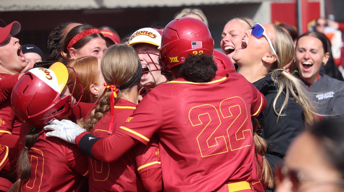 WideRtNattyLt's tweet photo. Reagan Bartholomew's 245 foot home run to right center field gave Iowa State a walkoff victory over No. 14 Arizona, 12-10. 

Bartholomew, a Waukee native, has 10 home runs on the season for the Cyclones. https://t.co/z8MZBbA3Qv