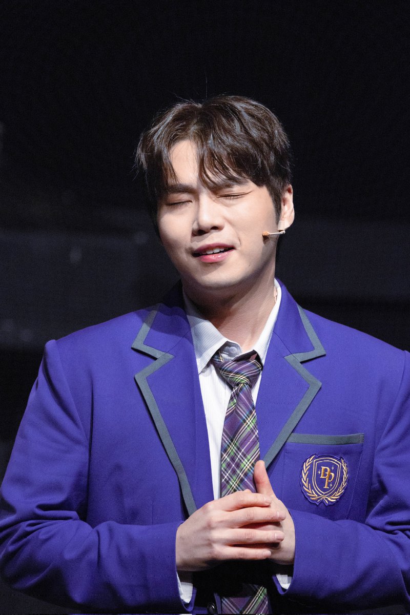 홍안👈더톌 4/17 아무자리 tweet media