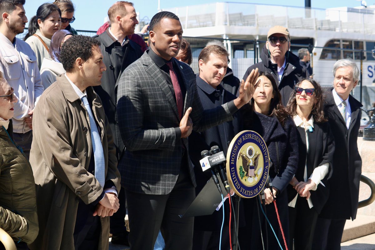 Charlesdfall's tweet photo. Today at Castle Clinton, I stood with colleagues calling for a better balance, keeping people safe while preserving views of Lady Liberty and access. Thank you @repdangoldman for bringing us together. https://t.co/Pzul9sCoRm