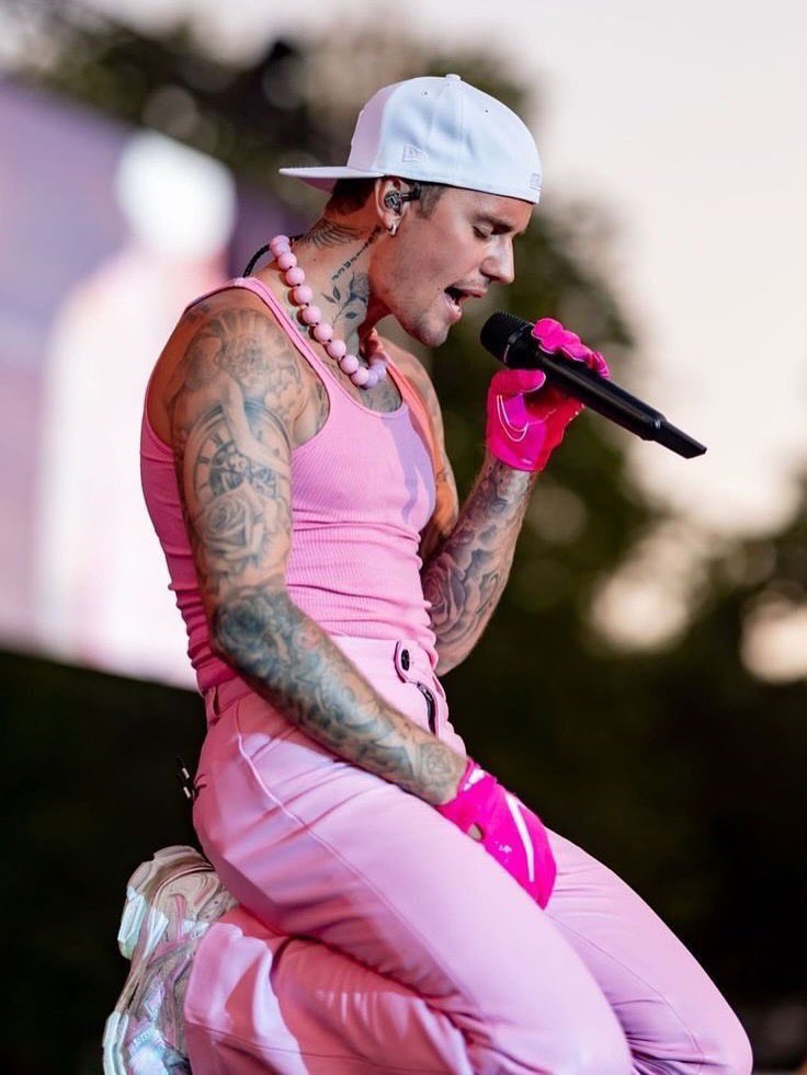 𝙰𝚜𝚑 tweet media