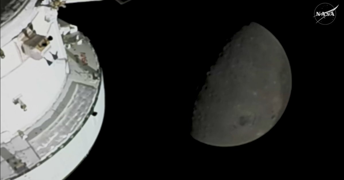 Curiosity tweet media