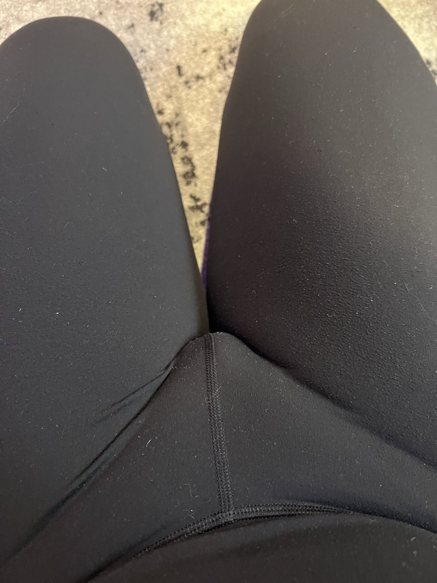 latinasissy13's tweet photo. I love the way leggings hide my little clit!🥰  #sissy #femboy #sissyslut https://t.co/qKmEYmgE7I