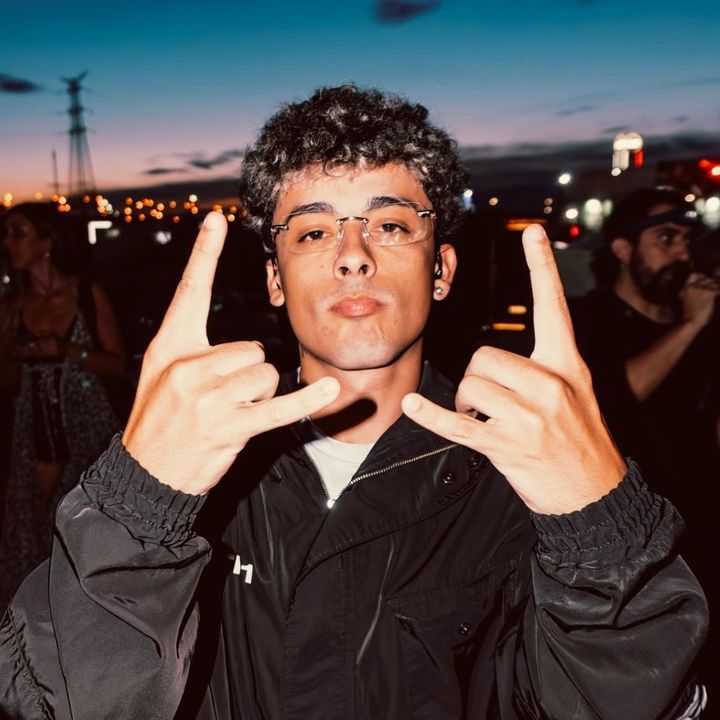 dum_dumbai's tweet photo. holaaa soy emmi (🇺🇾), staneo a trueno desde 2020-21, mi disco favorito es bien o mal, pero me gustan los 3, y mis temas favoritos son sangría, bsas en llamas, lo tengo, bien o mal, lauryn, no cap y the manifiesto. lo fui a ver en 2024 y espero volver a verlo!!
#integracionTR1 https://t.co/3H2EJJB7yD