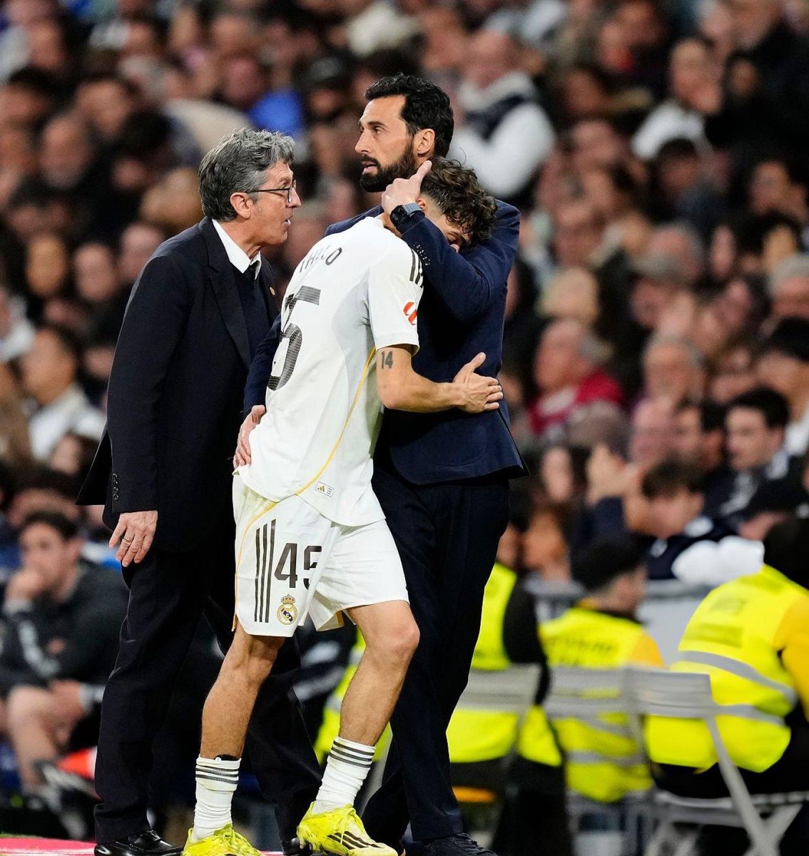 (fan) REAL MADRID FANS 🤍 tweet media