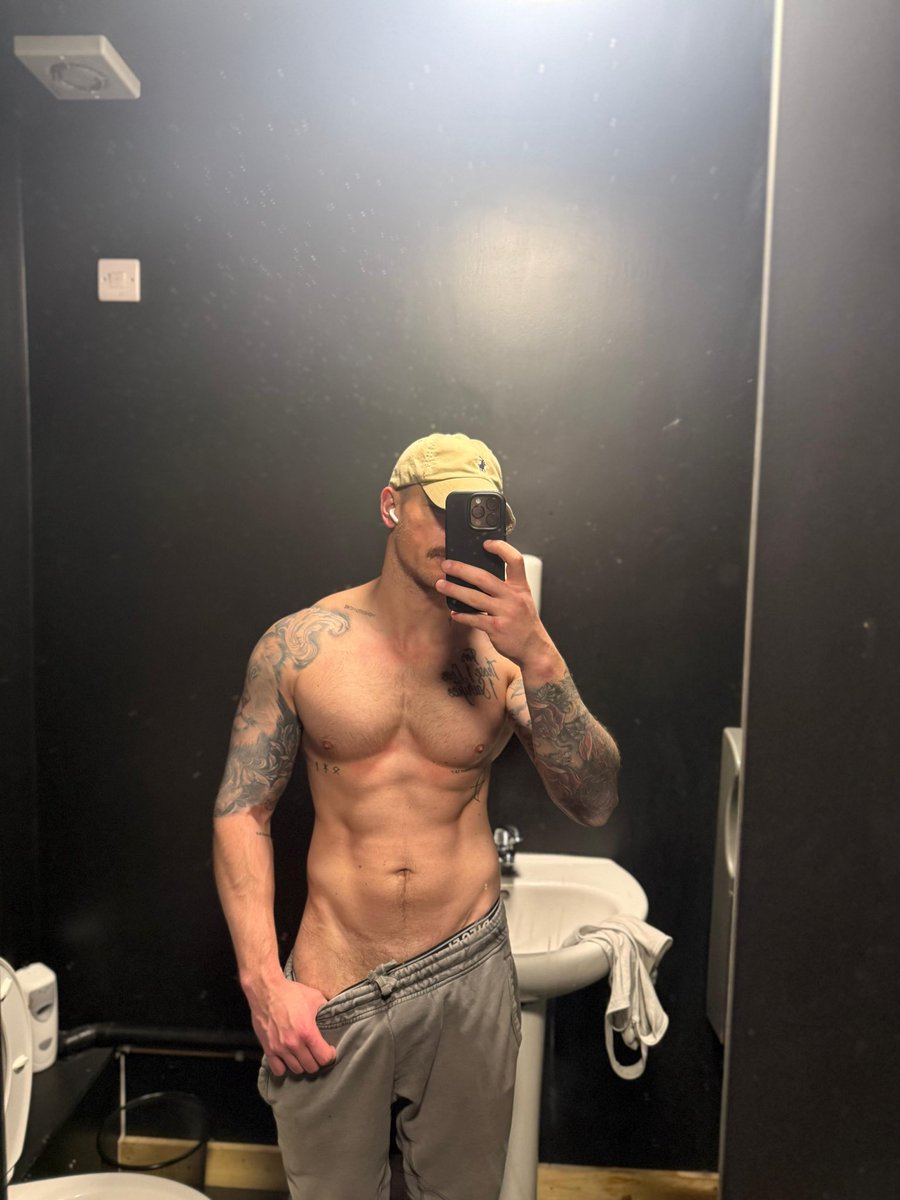 Tyler.gunn tweet media