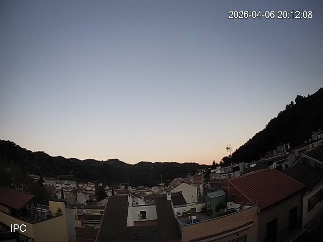 MeteoAdM's tweet image. #Bonvespre des de la part alta d'#ArenysdeMunt Després dels 4 dies festius per a molts de #SetmanaSanta2026 radiants amb màximes: #DivendresSant: 16,9°C, #DissabteSant: 20,6°C, #DiumengedePasqua: 19,4°C i #DillunsdePasqua: 20,6°C👇