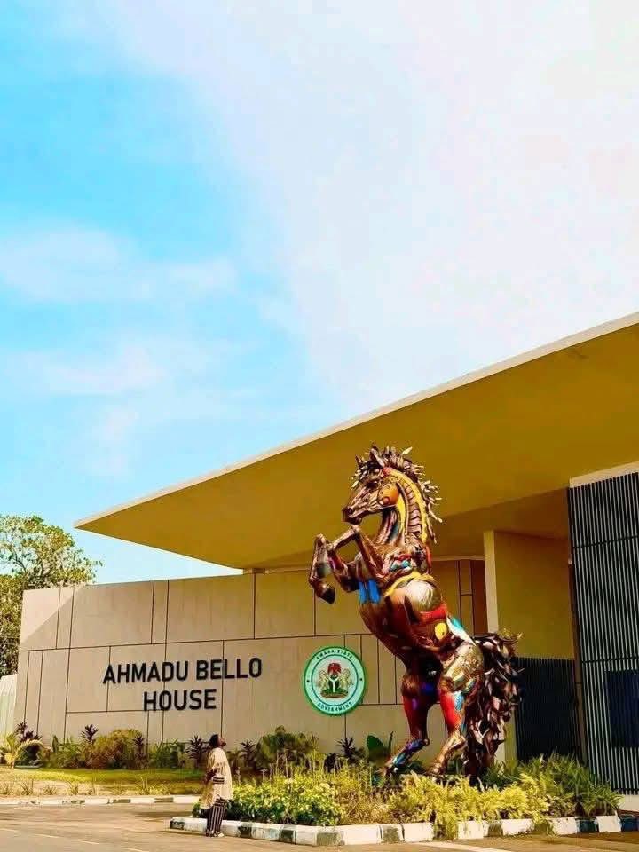 Abdulofkwara's tweet image. Government House, Ilorin kwara state Nigeria

Retweet if your state government house get this standard 😏👇

#Ilorin #Kwara